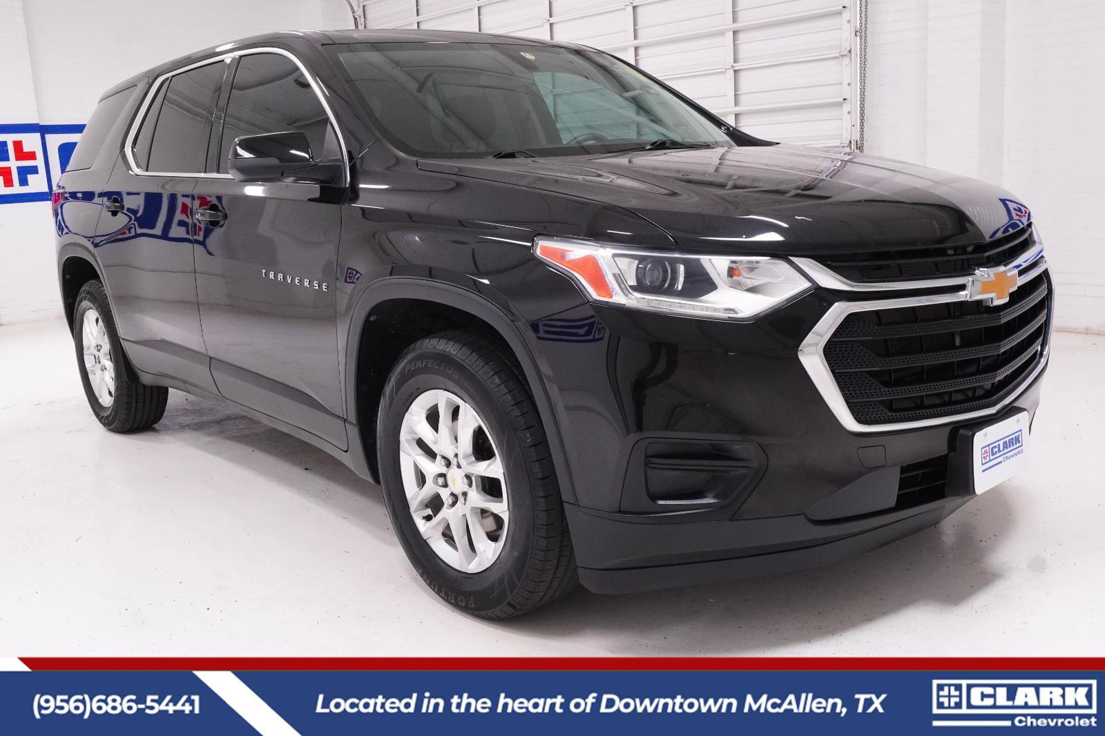 Used 2021 Chevrolet Traverse LS FWD image 3