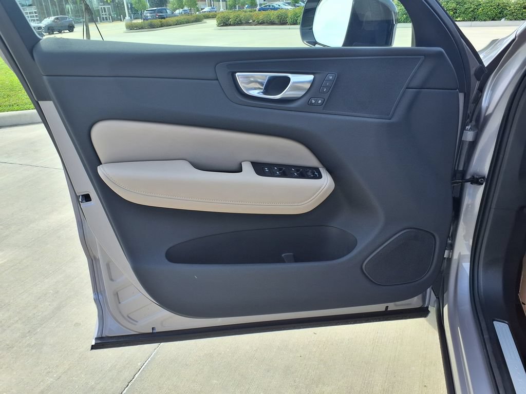 New 2026 Volvo XC60 B5 Plus w/ Protection Package Premier AWD/4WD image 13