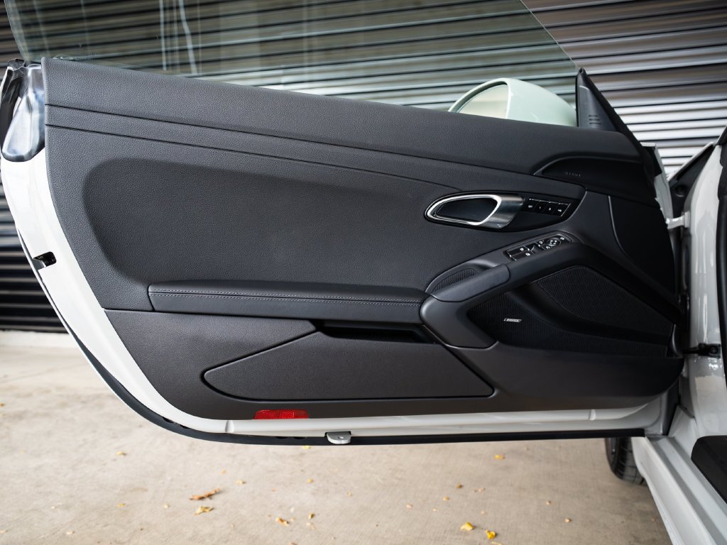 Certified 2025 Porsche 718 Boxster S RWD image 23