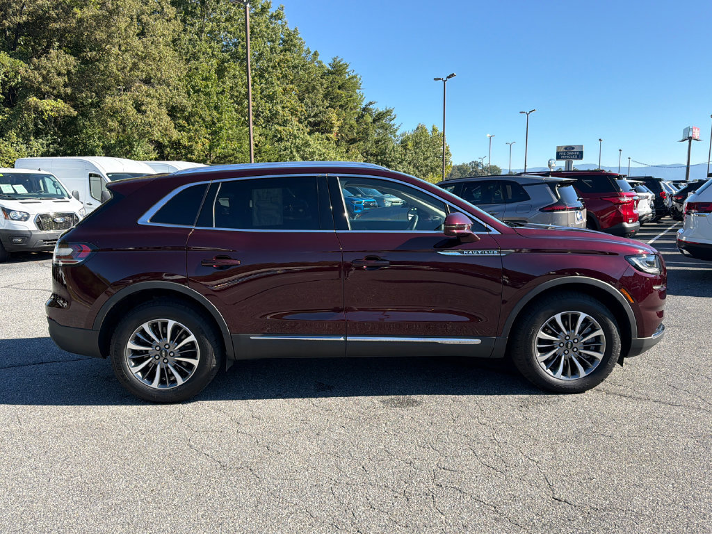 Used 2023 Lincoln Nautilus AWD w/ Premium Package image 8