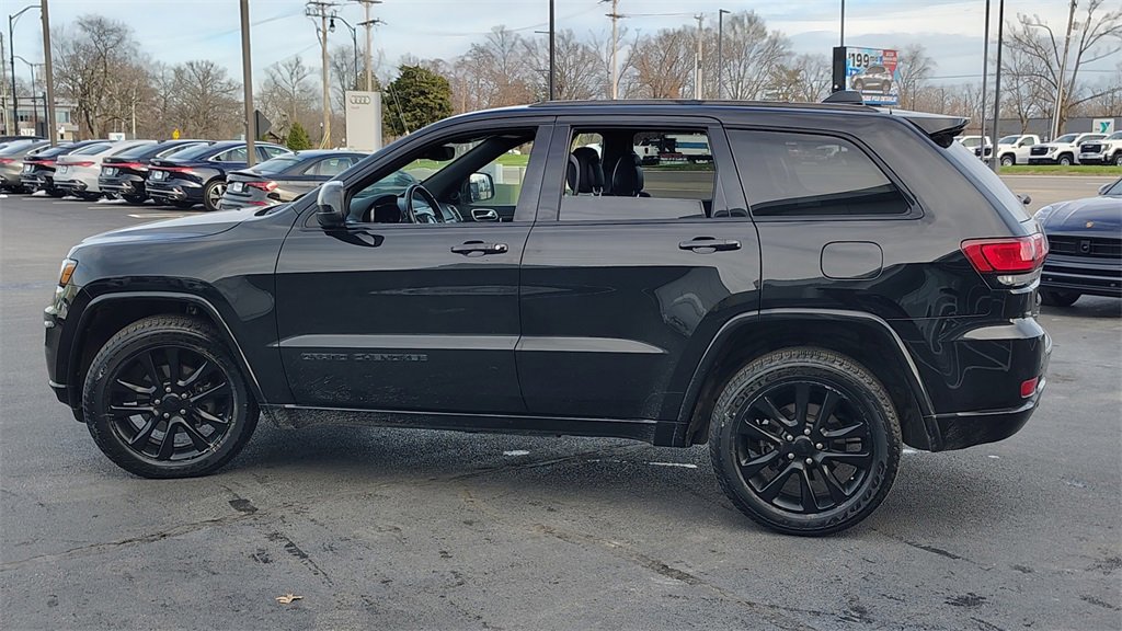 Used 2019 Jeep Grand Cherokee Altitude image 5