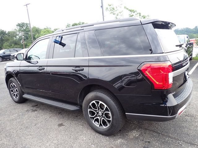 Used 2024 Ford Expedition XLT AWD/4WD image 4