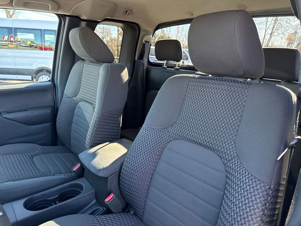 Used 2018 Nissan Frontier SV image 8