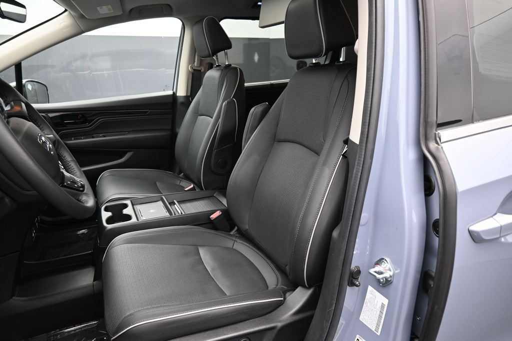 Used 2025 Honda Odyssey Elite image 23