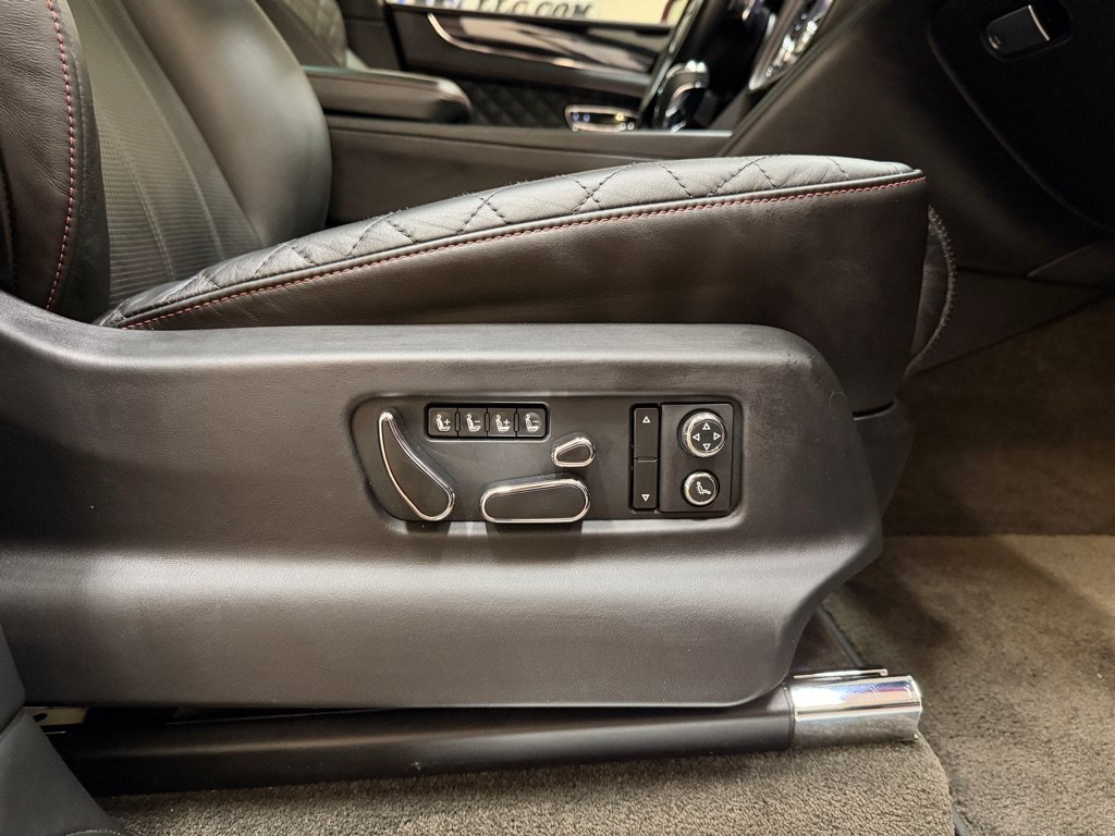 Used 2017 Bentley Bentayga AWD/4WD image 30