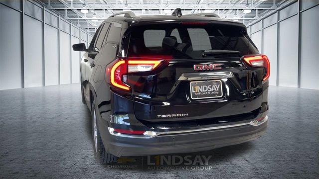 Used 2023 GMC Terrain SLT FWD image 8