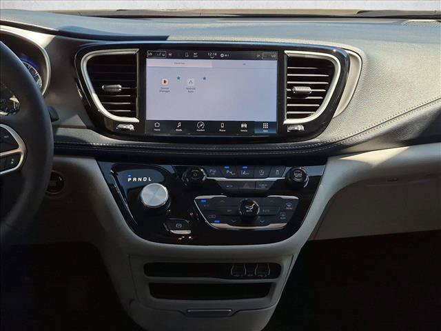 Used 2023 Chrysler Pacifica Touring-L w/ Road Tripper Package AWD/4WD image 15