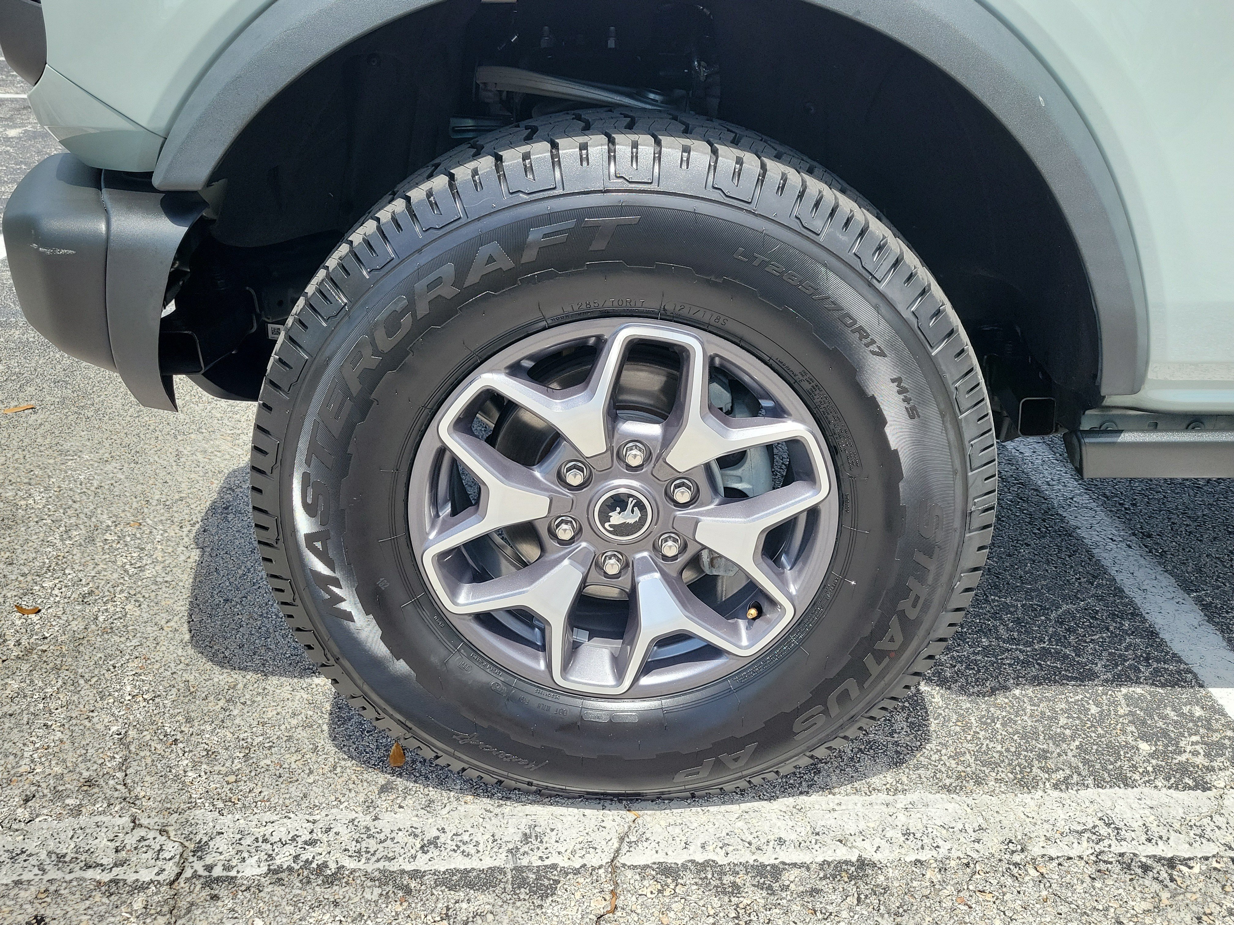 Used 2023 Ford Bronco Badlands AWD/4WD image 5