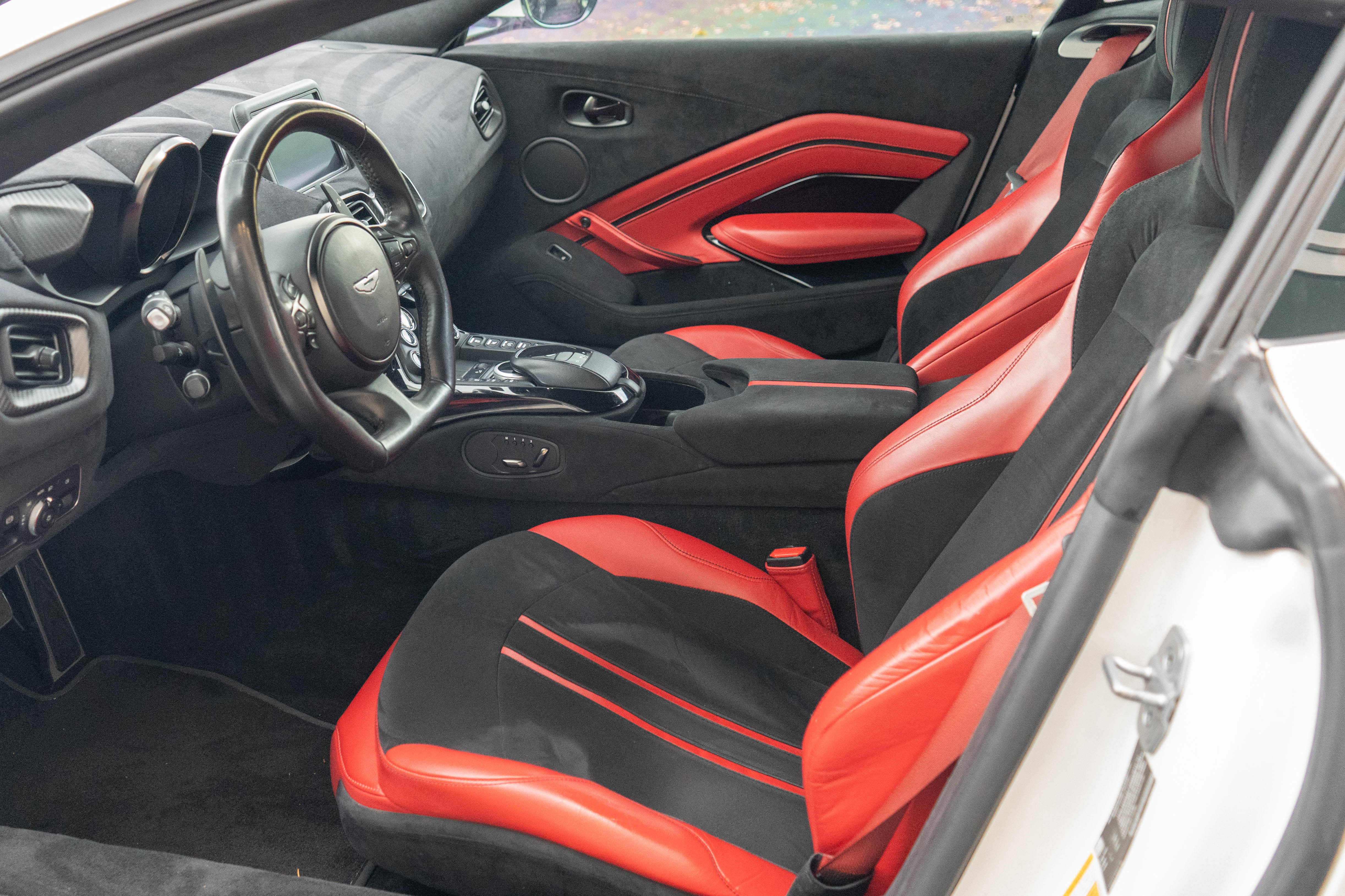 Used 2020 Aston Martin V8 Vantage Coupe RWD image 3