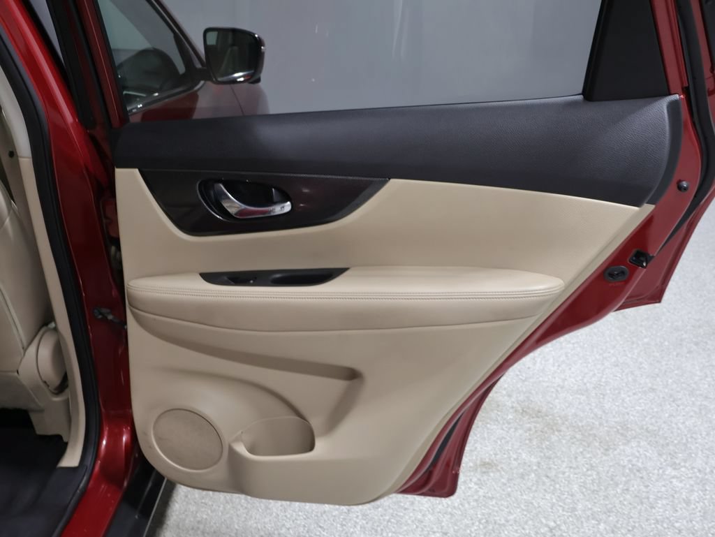 Used 2016 Nissan Rogue SL AWD/4WD image 21