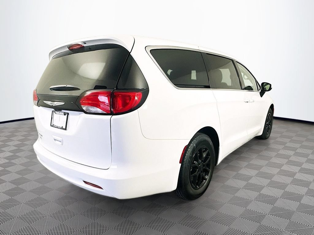 Certified 2023 Chrysler Voyager LX FWD image 11