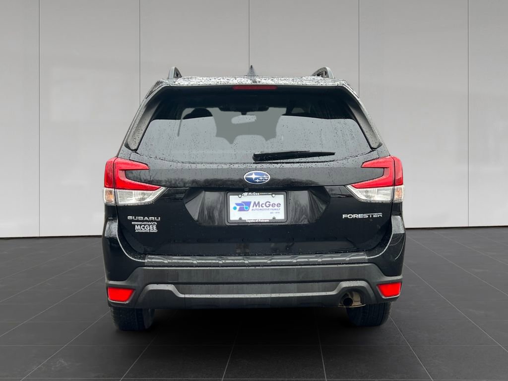 Used 2023 Subaru Forester Premium image 4