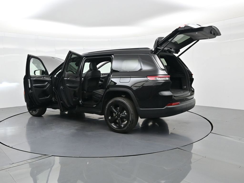 New 2025 Jeep Grand Cherokee L Limited w/ Black Appearance Package image 38