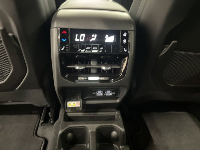 New 2025 Jeep Grand Cherokee L Limited w/ Luxury Tech Group II image 38
