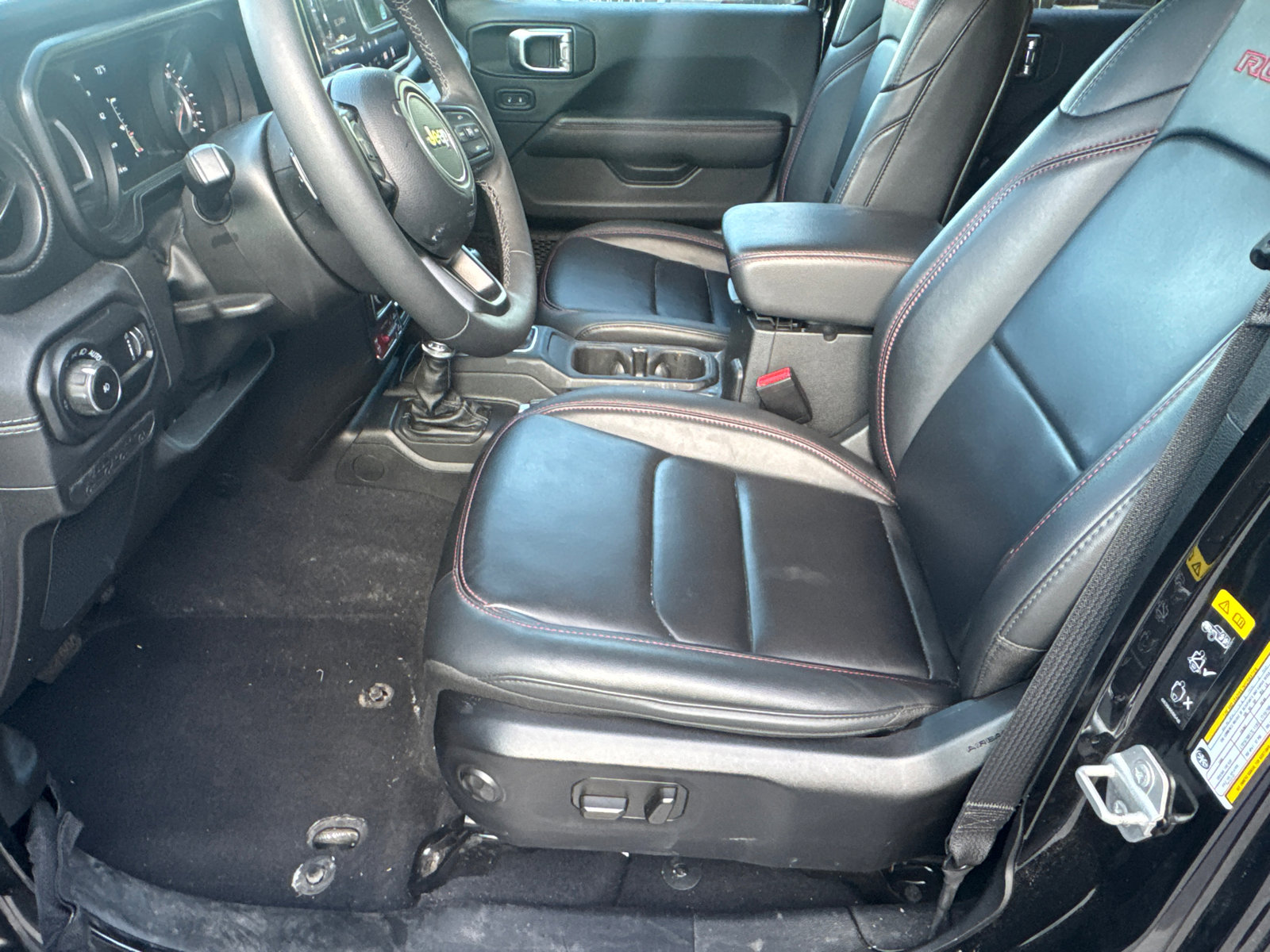 Used 2025 Jeep Wrangler Unlimited Rubicon AWD/4WD image 9