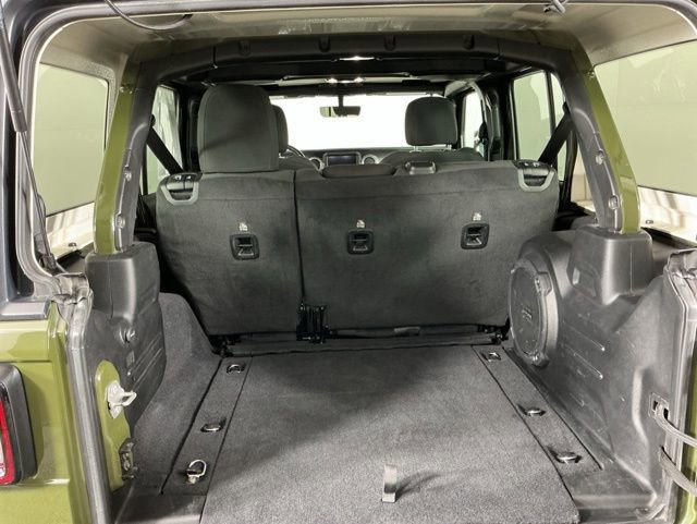 Used 2021 Jeep Wrangler Unlimited Sahara w/ Uconnect 4C Nav & Sound Group AWD/4WD image 27