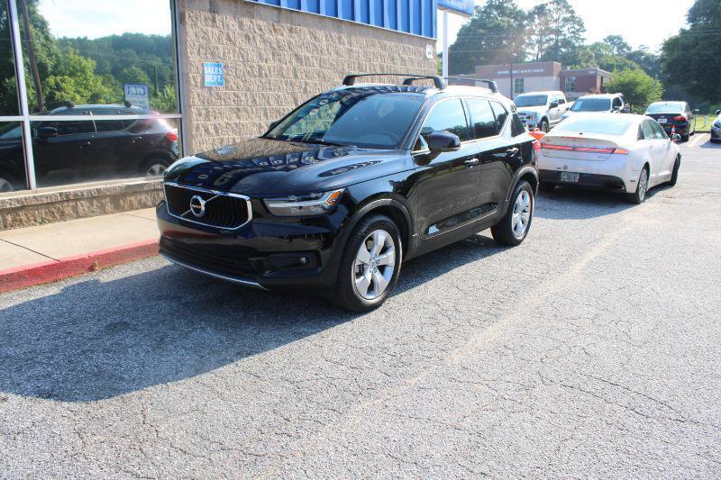 Used 2021 Volvo XC40 T4 Momentum FWD image 3