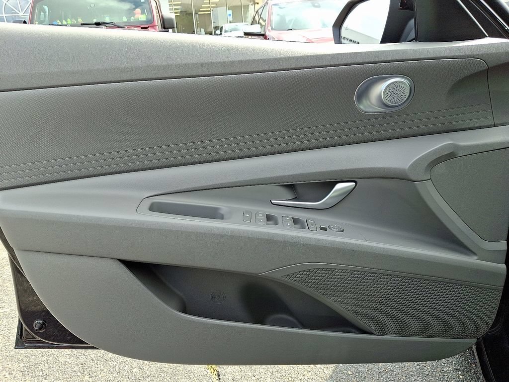 Used 2023 Hyundai Elantra SEL FWD image 12
