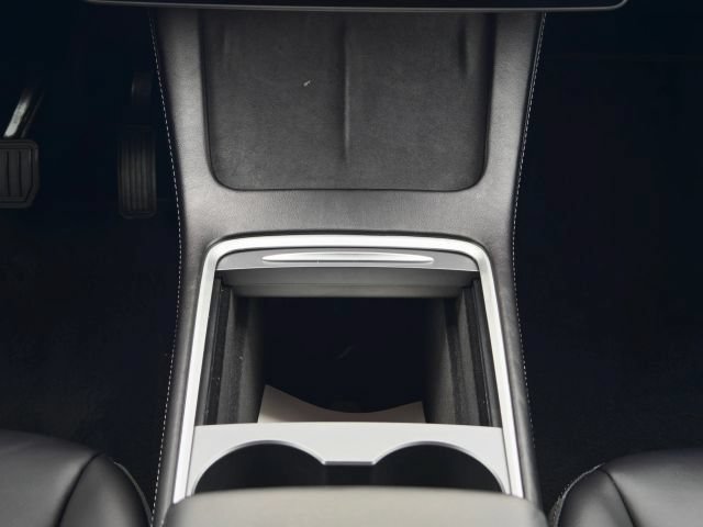 Used 2025 Tesla Model Y Long Range AWD/4WD image 44