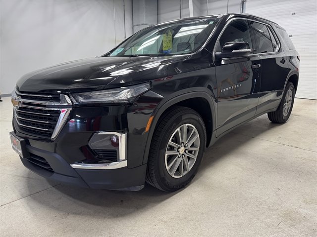 Used 2022 Chevrolet Traverse LT image 3