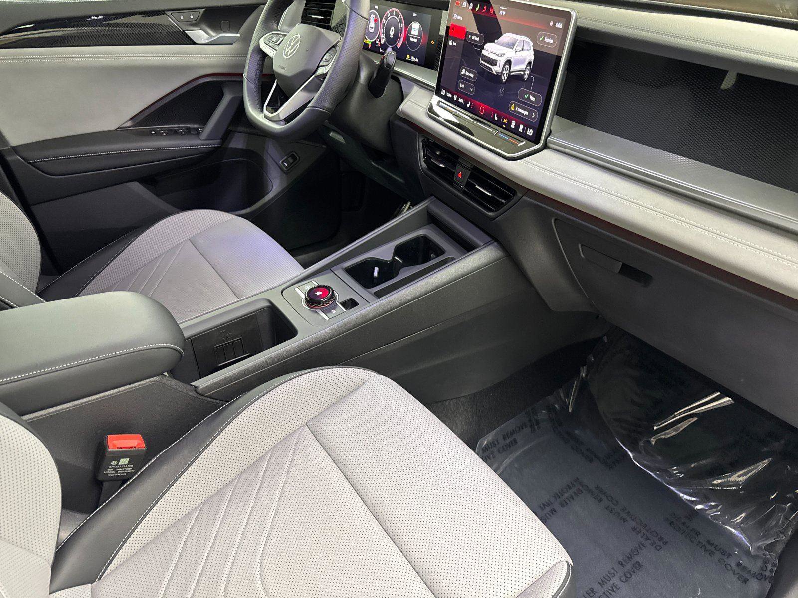 New 2026 Volkswagen Tiguan SE R-Line AWD/4WD image 15