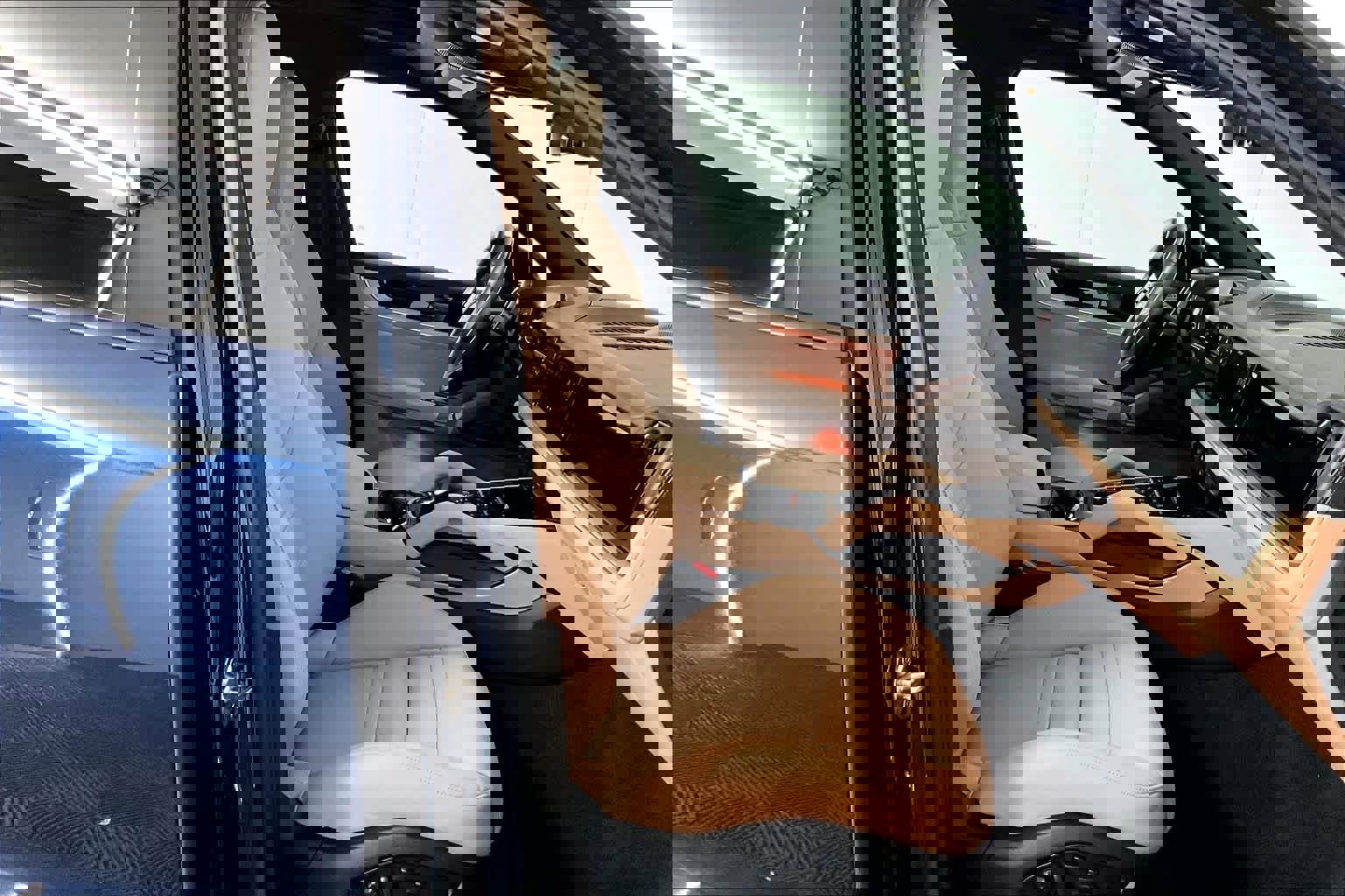 Used 2024 Porsche Cayenne image 8