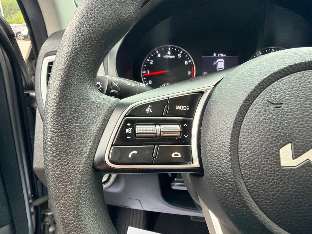 Used 2023 Kia Seltos LX AWD/4WD image 25