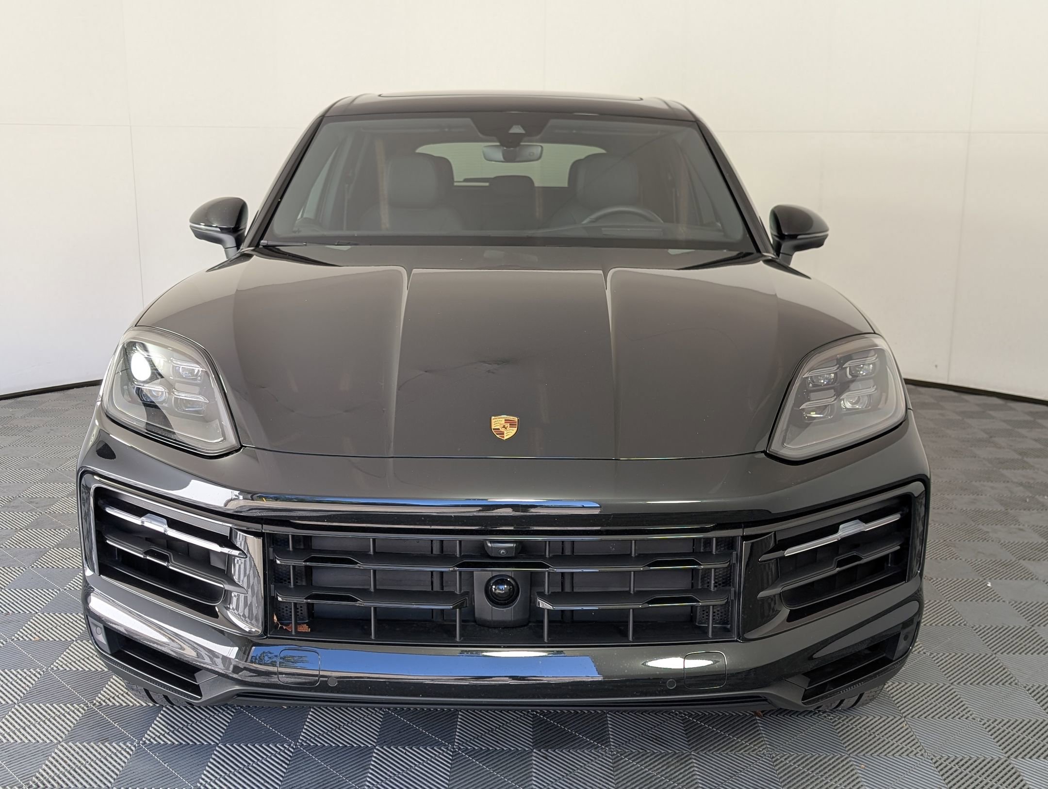 Used 2025 Porsche Cayenne image 7