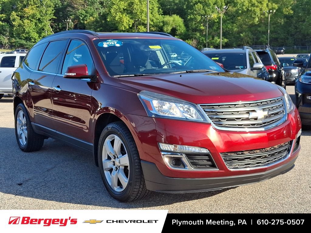 Used 2017 Chevrolet Traverse LT w/ Style and Technology Package AWD/4WD image 2