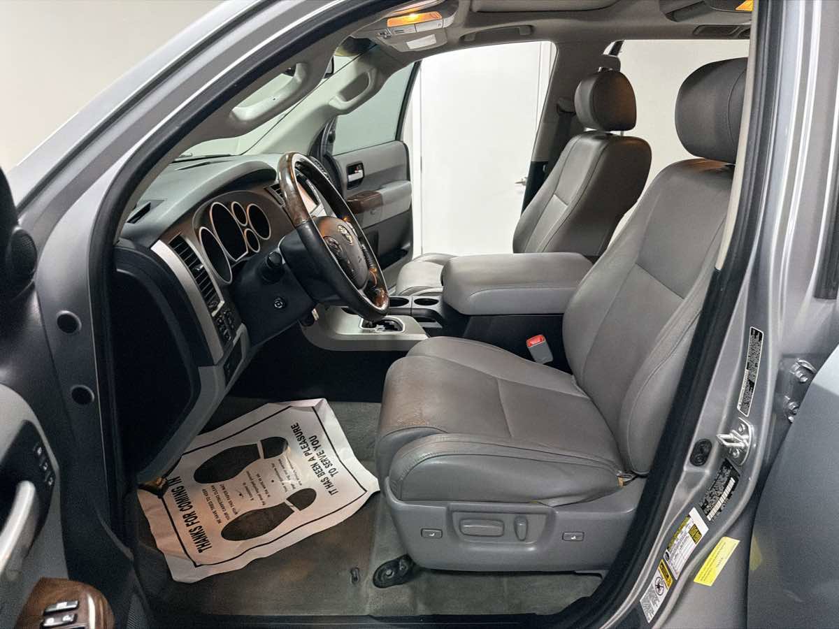 Used 2010 Toyota Sequoia Platinum RWD image 11