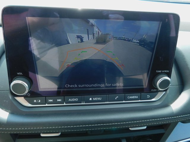 Used 2023 Nissan Rogue SV image 14