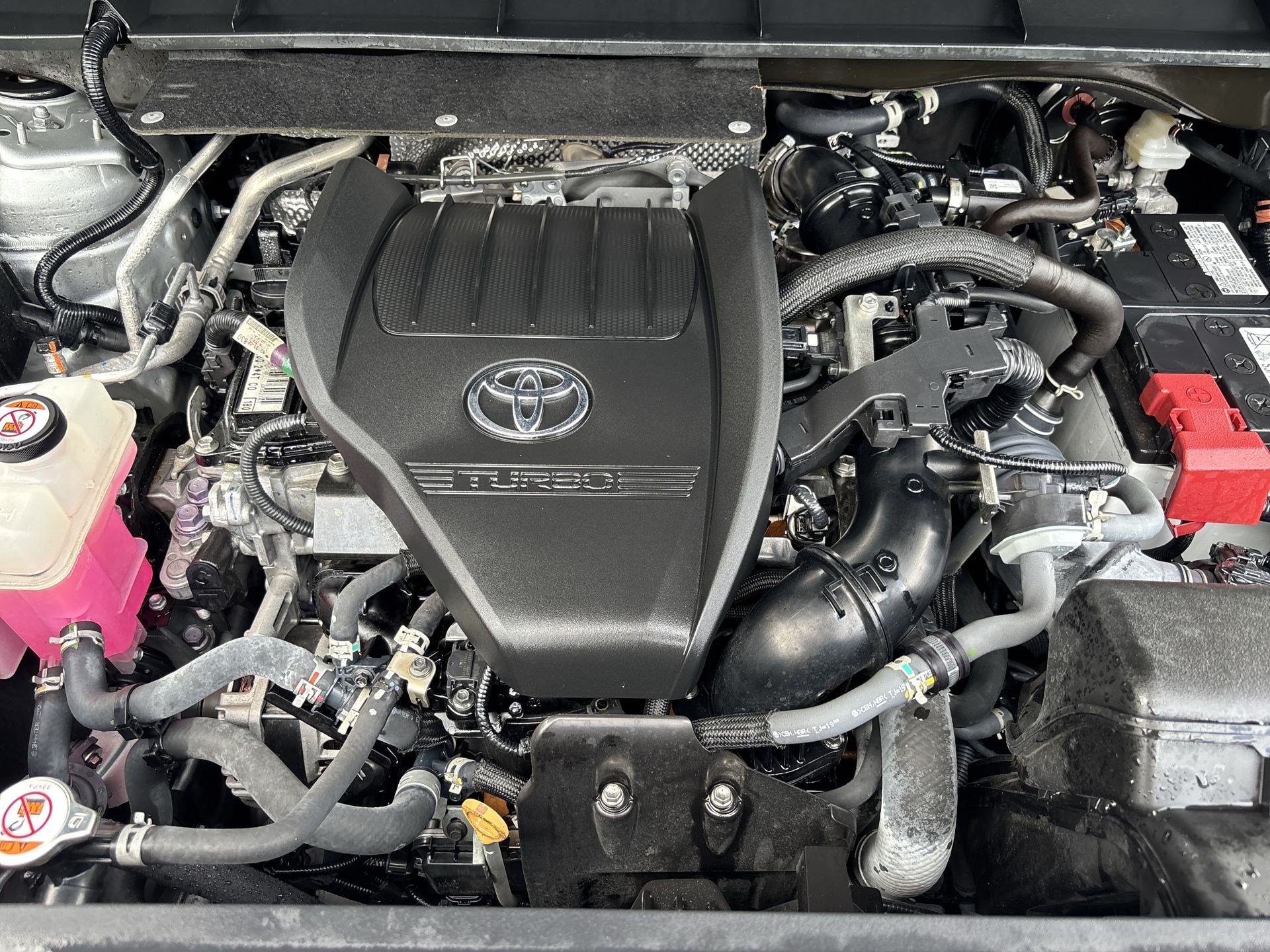 Used 2024 Toyota Highlander XLE FWD image 17