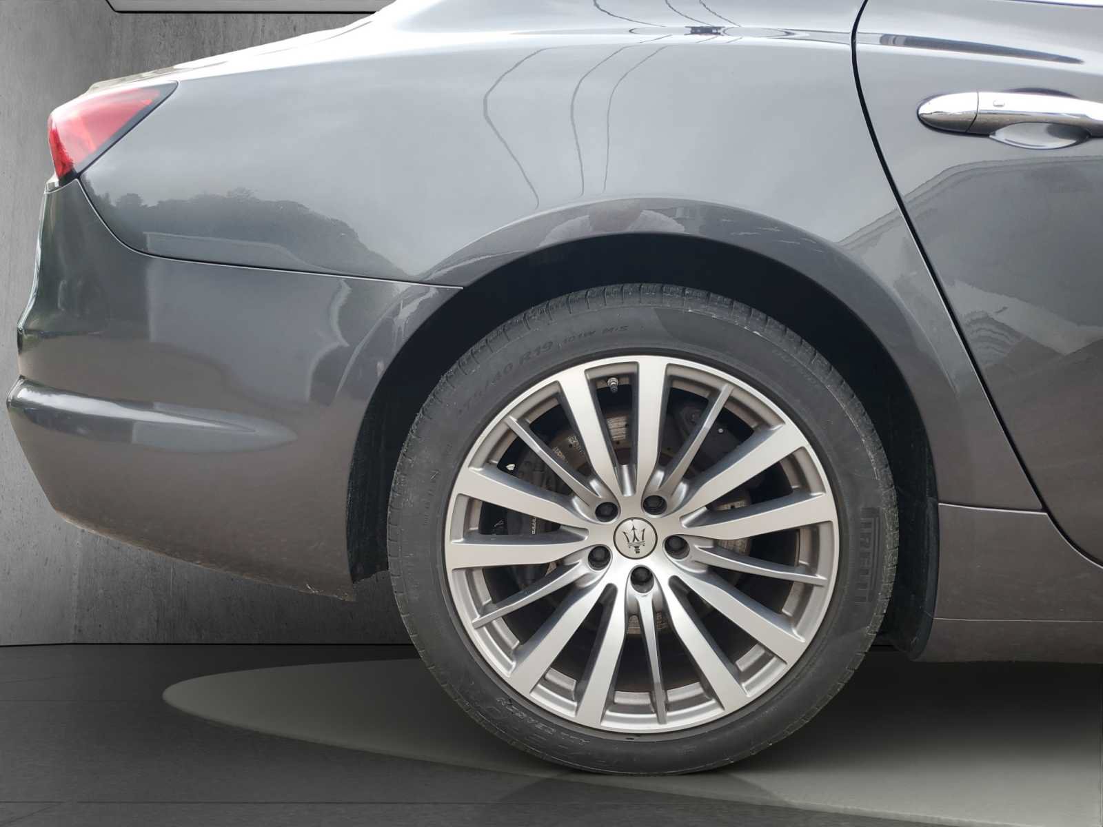 Used 2022 Maserati Quattroporte Modena Q4 AWD/4WD image 31