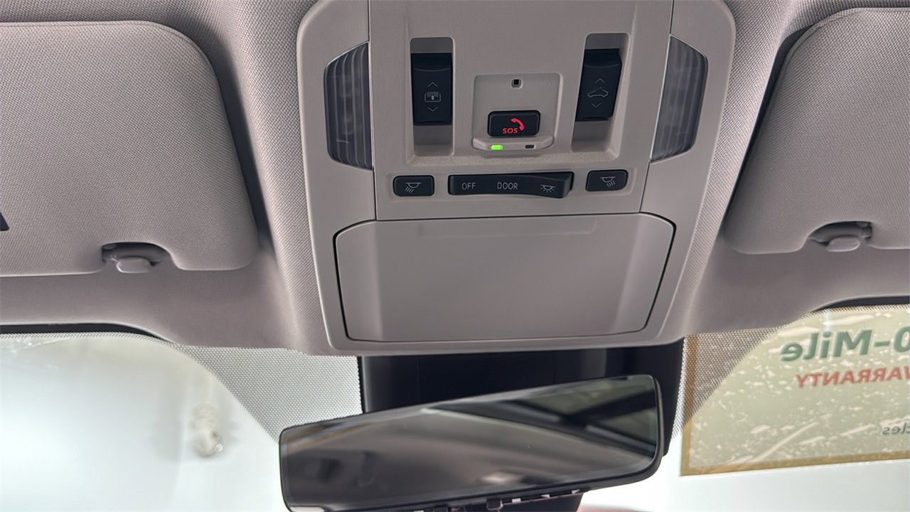 Certified 2025 Toyota Highlander Platinum image 11