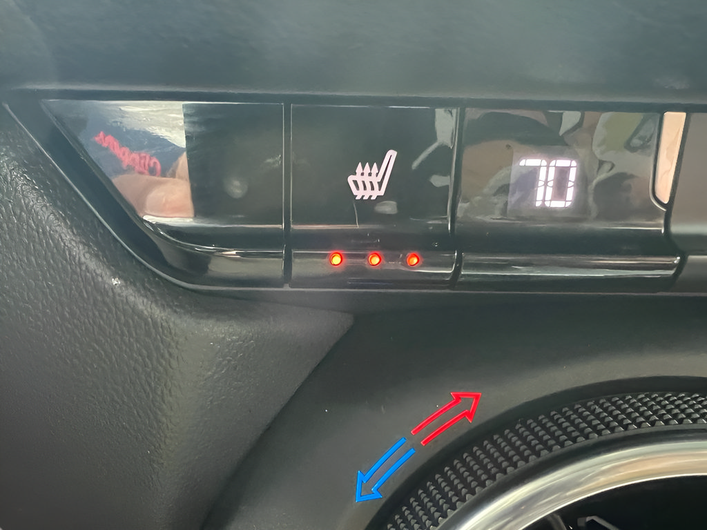 Used 2021 Chevrolet Blazer LT FWD image 36