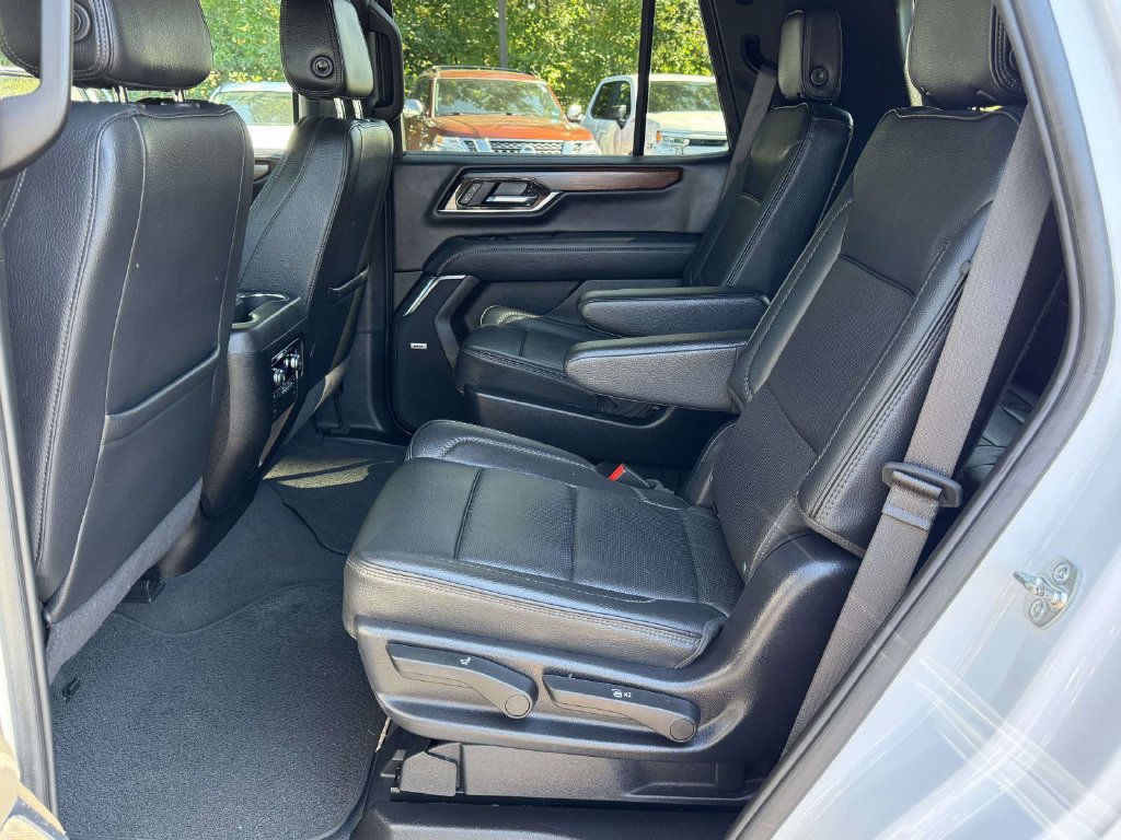 Used 2025 GMC Yukon Denali AWD/4WD image 19