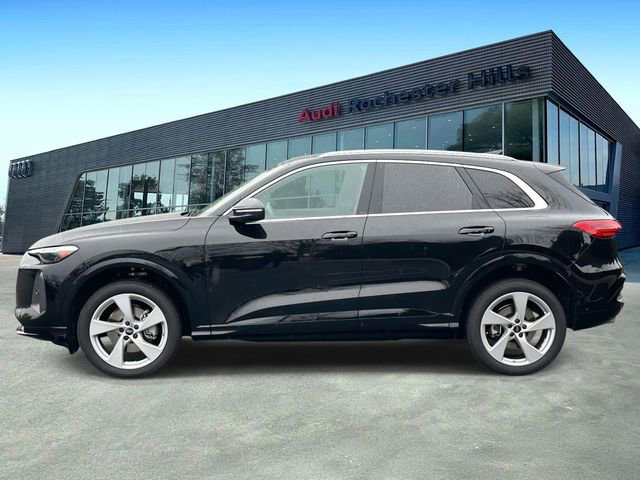 Used 2025 Audi Q5 Premium Plus w/ Premium Plus AWD/4WD image 2