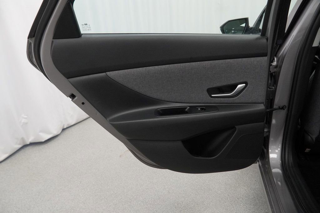 Used 2024 Hyundai Elantra Limited image 44