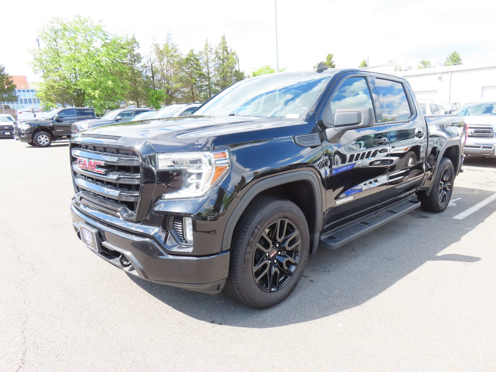 Used 2022 GMC Sierra 1500 Elevation AWD/4WD image 3