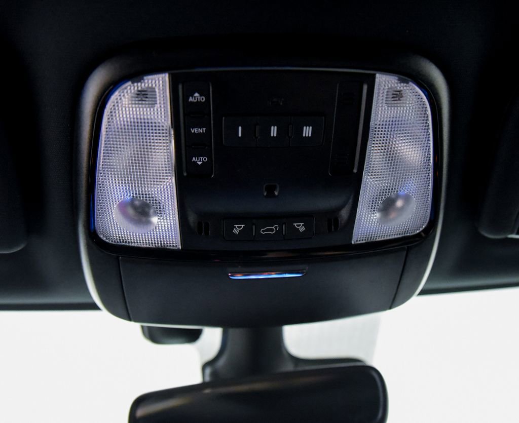 Used 2025 Dodge Durango GT AWD/4WD image 32