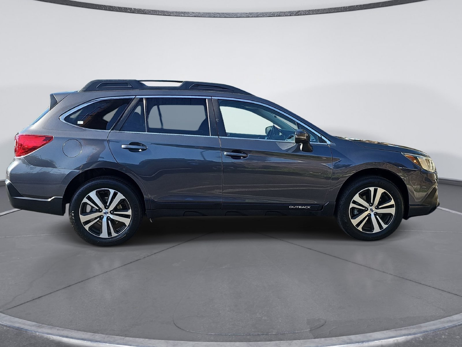 Used 2019 Subaru Outback 2.5i Limited AWD/4WD image 2