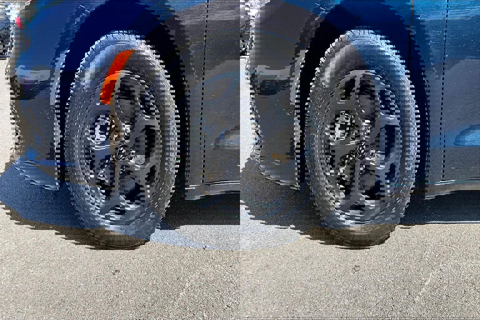 Used 2021 Chrysler Pacifica Touring-L w/ Uconnect Theater Family Group image 7