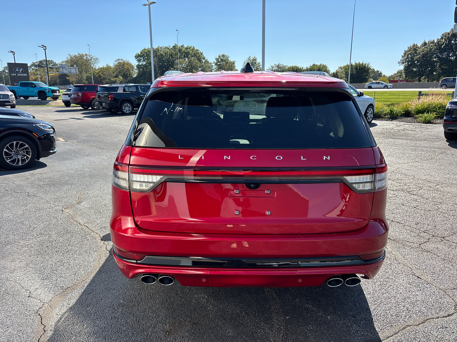 New 2026 Lincoln Aviator Reserve w/ Jet Appearance Package AWD/4WD image 6