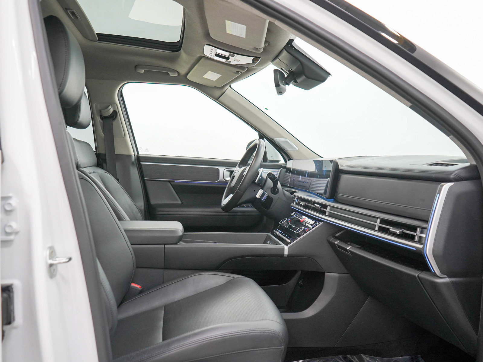 Used 2024 Hyundai Santa Fe Limited AWD/4WD image 13