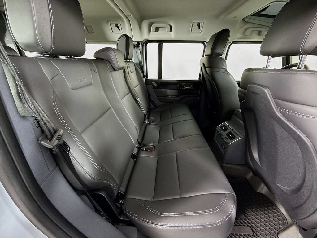 Used 2025 INEOS Grenadier Station Wagon AWD/4WD image 25