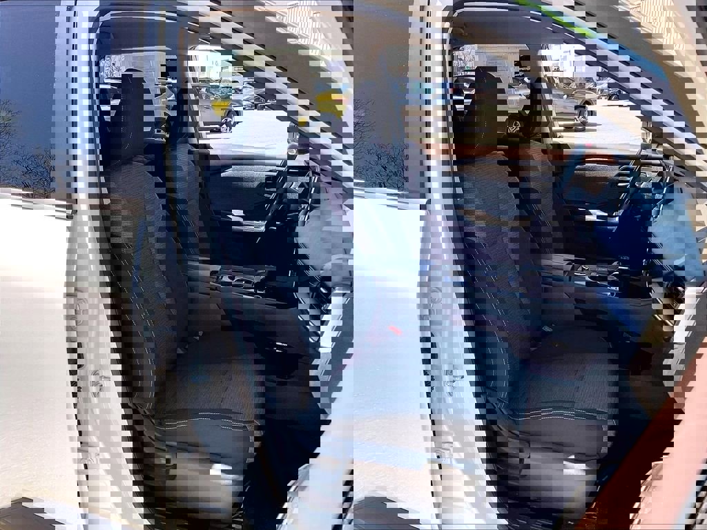 Used 2021 Nissan Rogue S AWD/4WD image 10