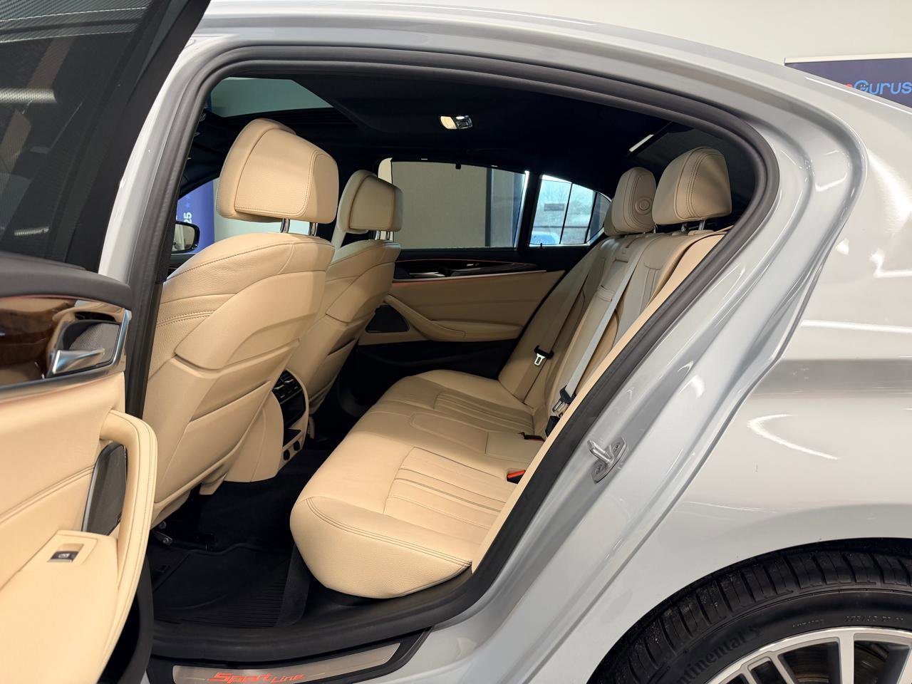 Used 2019 BMW 530i w/ Premium Package RWD image 25