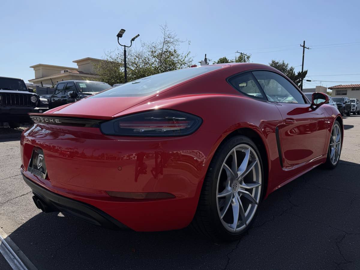 Used 2019 Porsche 718 Cayman RWD image 8
