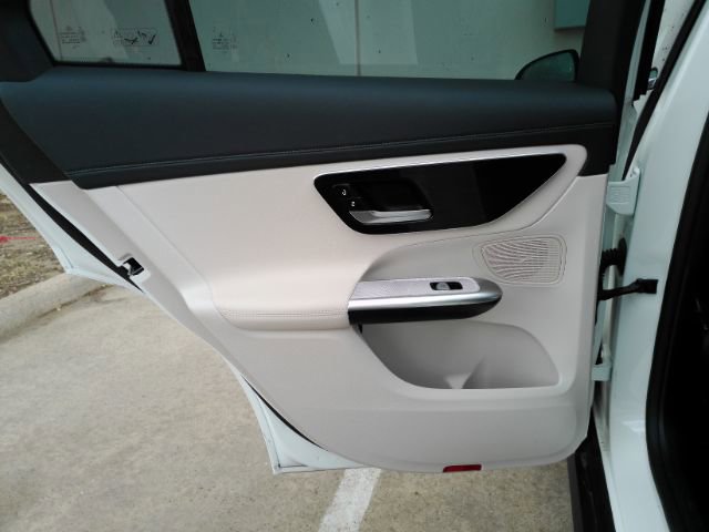 Used 2024 Mercedes-Benz GLC 300 image 19