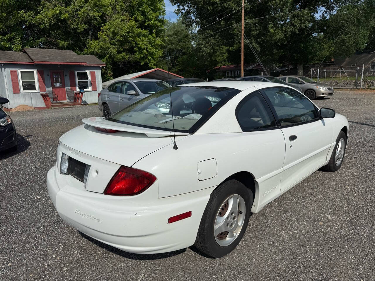 Used 2004 Pontiac Sunfire Coupe w/ 1SB Preferred Equipment Group FWD image 21